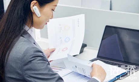 同傳翻譯價(jià)格多少錢一天